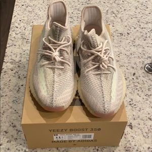 100% AUTH NWT Yeezy 350v2 Citrin size 11.5